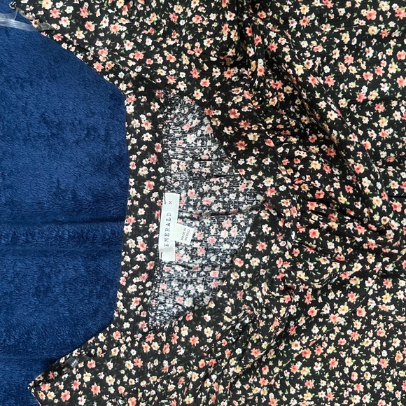 Emerald Floral Maternity Blouse - Picture 3 of 3